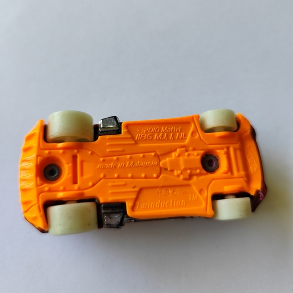 4/$20💥Hot Wheels Twinduction 2010 Sports Car 1:64 Scale Red Miniature Toy Car - Picture 6 of 6